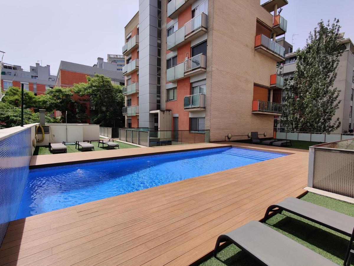 Large Terrace Luxury Apartment Сан-Адріа-де-Бесос Екстер'єр фото