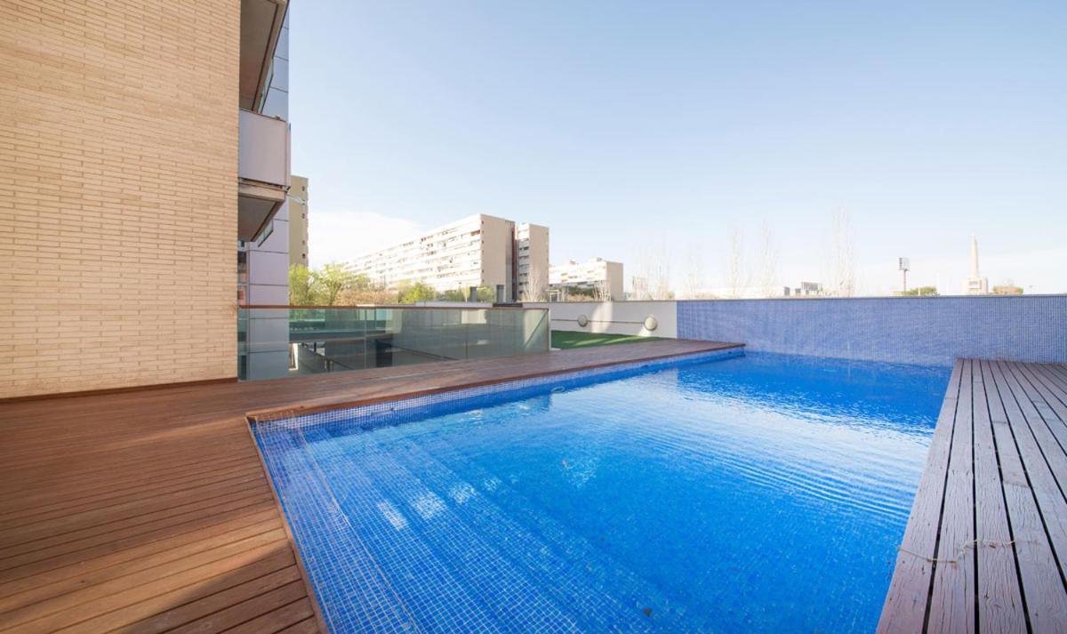 Large Terrace Luxury Apartment Сан-Адріа-де-Бесос Екстер'єр фото